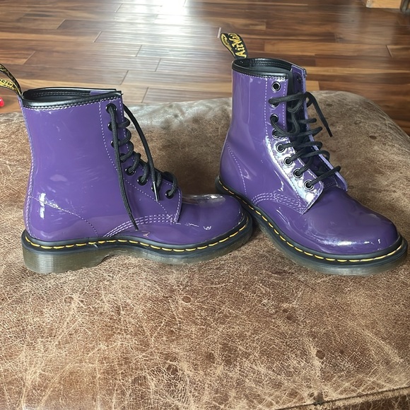 Dr Martens Women's Purple Patent Leather Boots. Excellent Condition. Size 6. - Picture 7 of 15